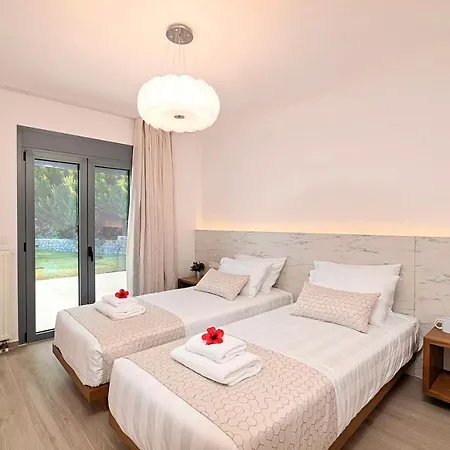 Mistral Heated Pool Villa *